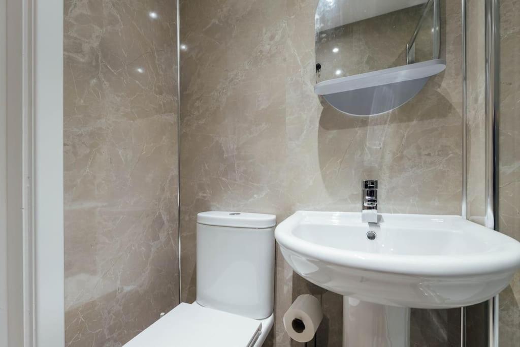 Stylish Stirling Apartment - Free Parking Luaran gambar