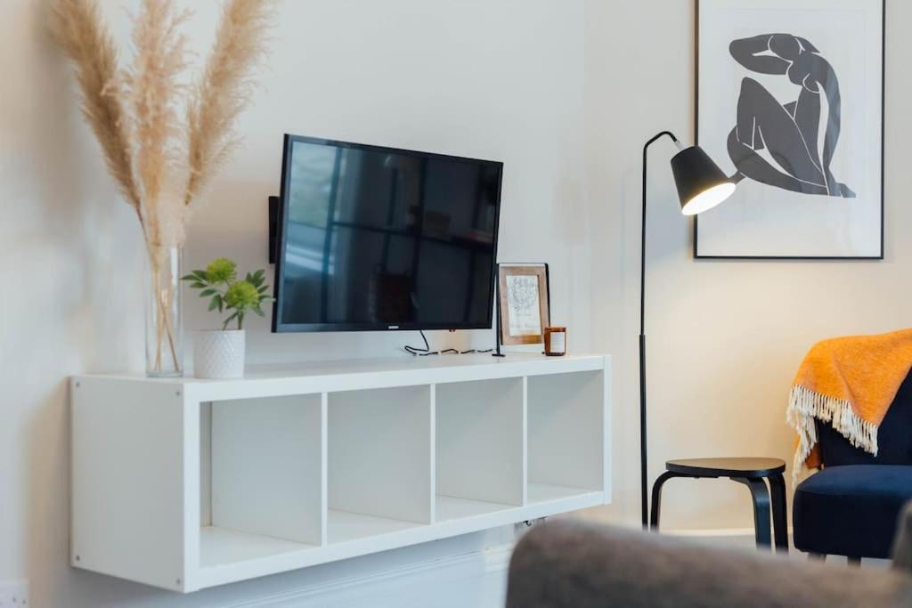Stylish Stirling Apartment - Free Parking Luaran gambar